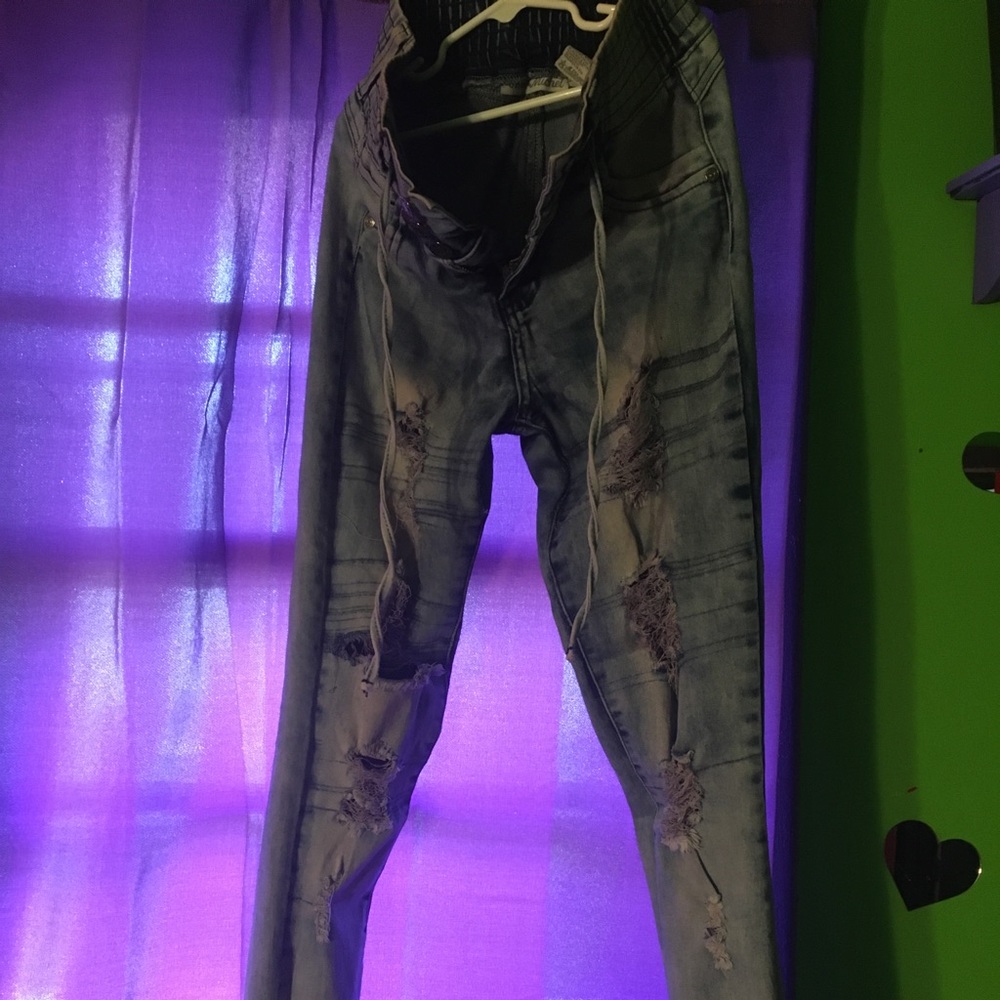 Jeans - Picture 2 of 3